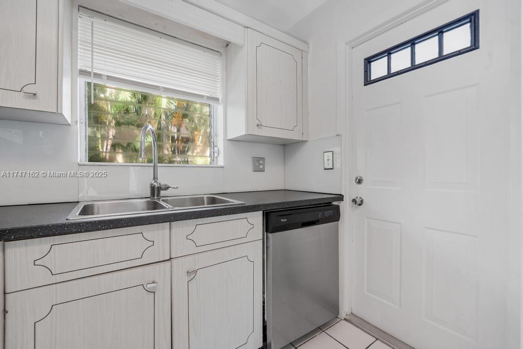 BOCA CAPRI CONDO APTS SLY - Residential Lease