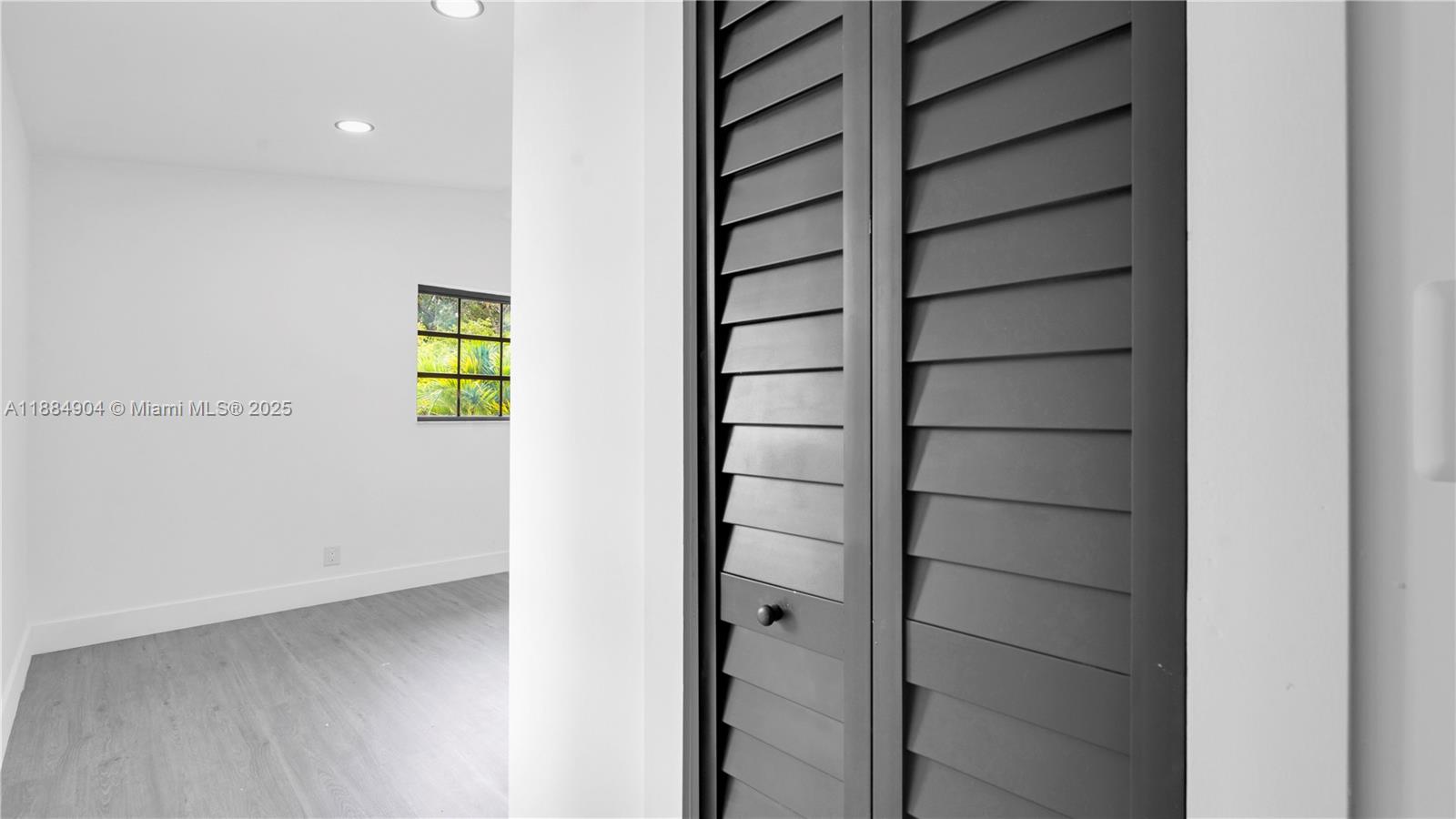LAUDERDALE ISLES NO 2 - Residential Lease