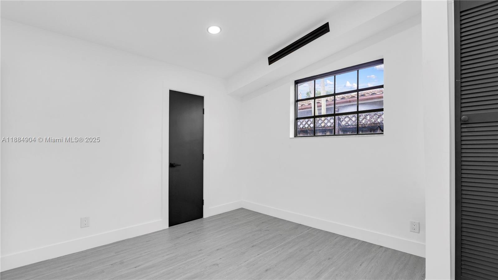LAUDERDALE ISLES NO 2 - Residential Lease