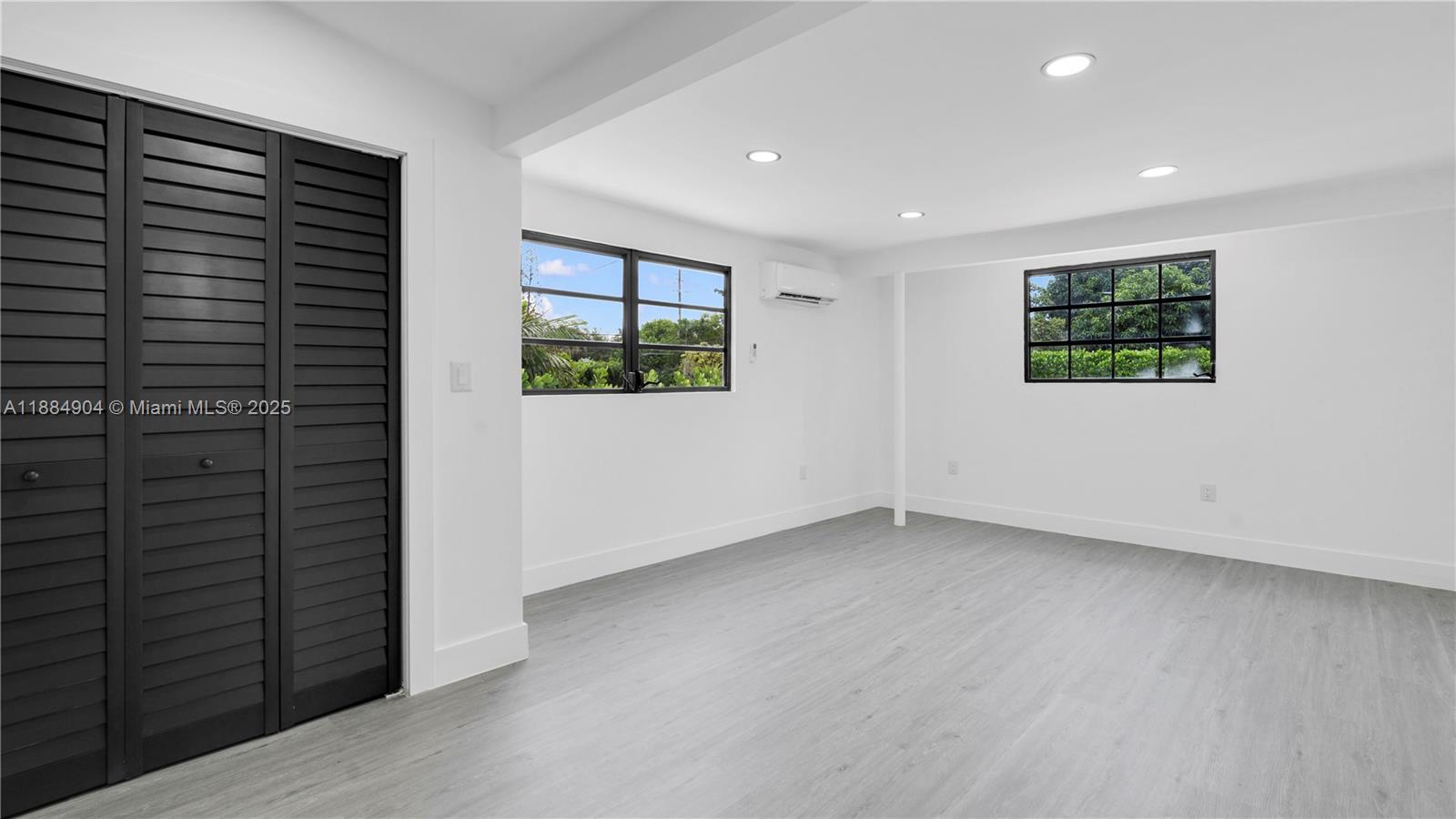LAUDERDALE ISLES NO 2 - Residential Lease
