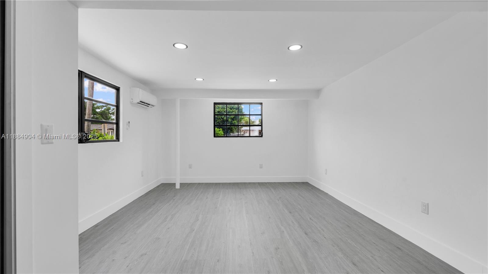 LAUDERDALE ISLES NO 2 - Residential Lease