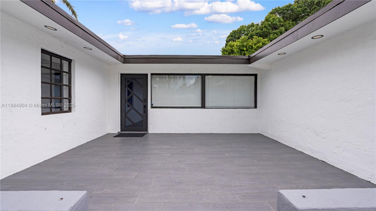 LAUDERDALE ISLES NO 2 - Residential Lease