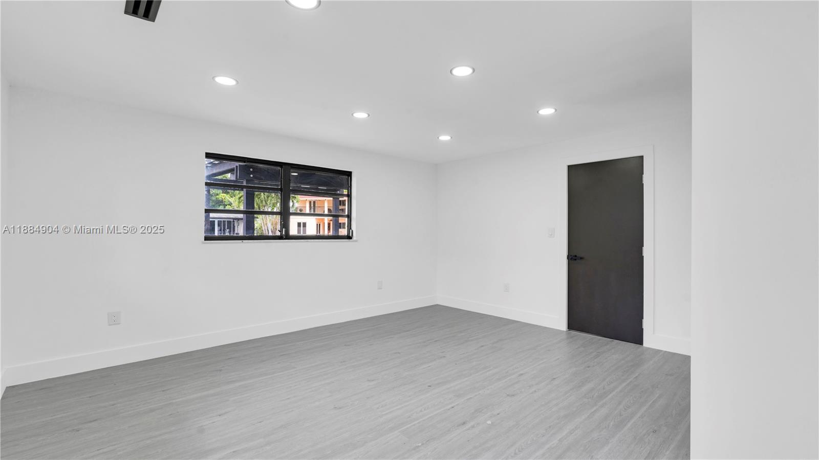 LAUDERDALE ISLES NO 2 - Residential Lease