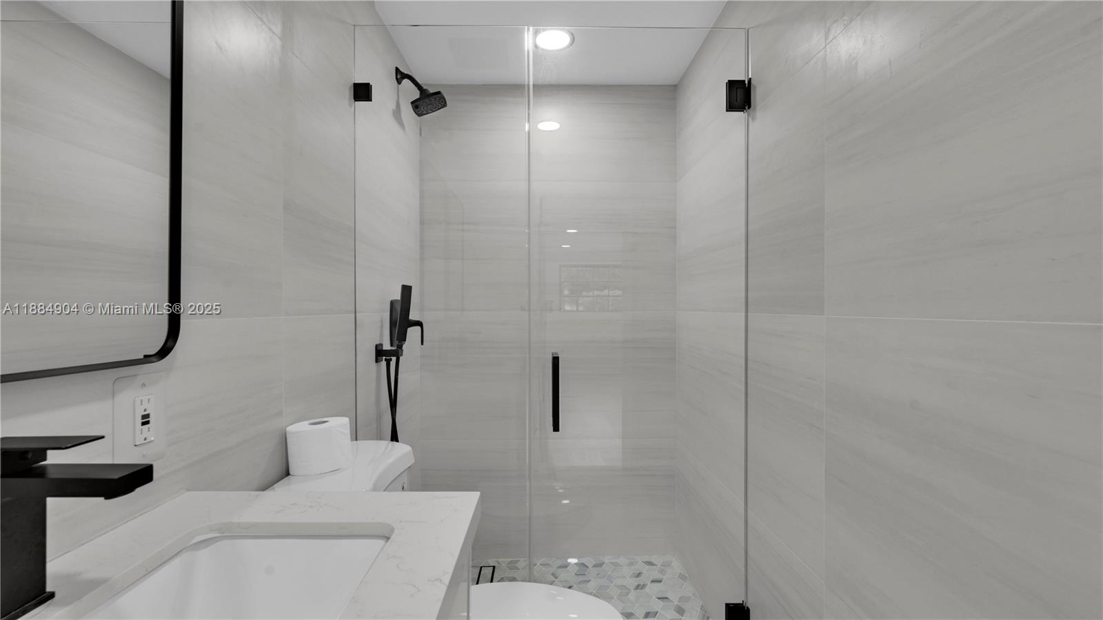LAUDERDALE ISLES NO 2 - Residential Lease
