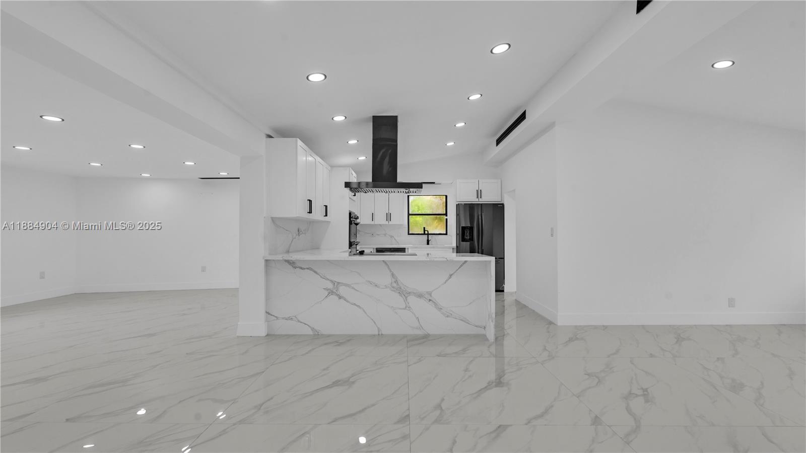 LAUDERDALE ISLES NO 2 - Residential Lease
