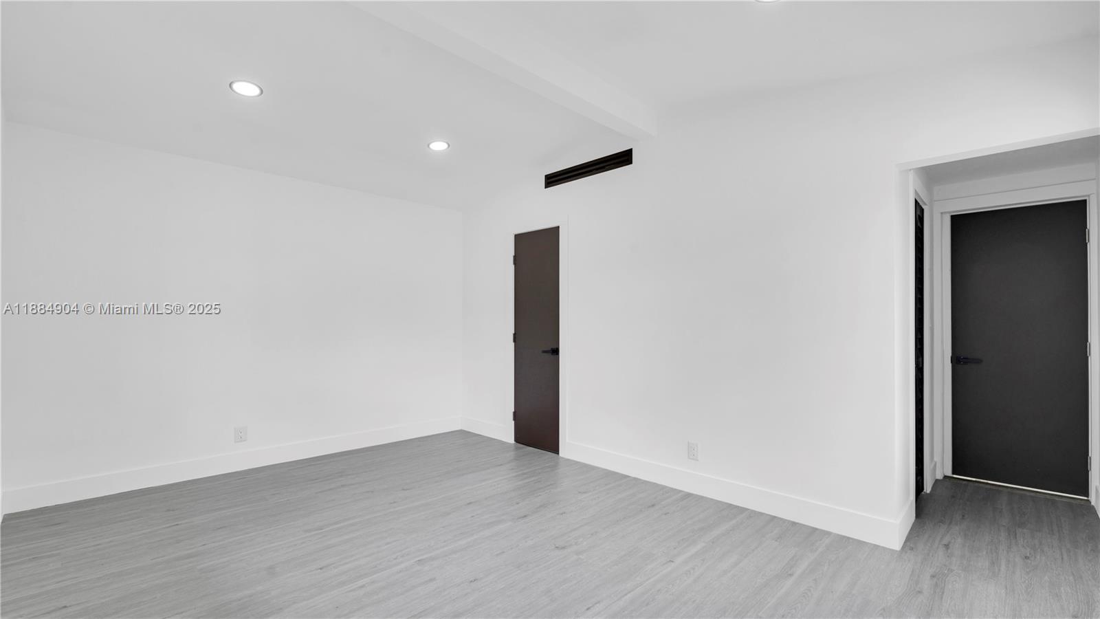 LAUDERDALE ISLES NO 2 - Residential Lease