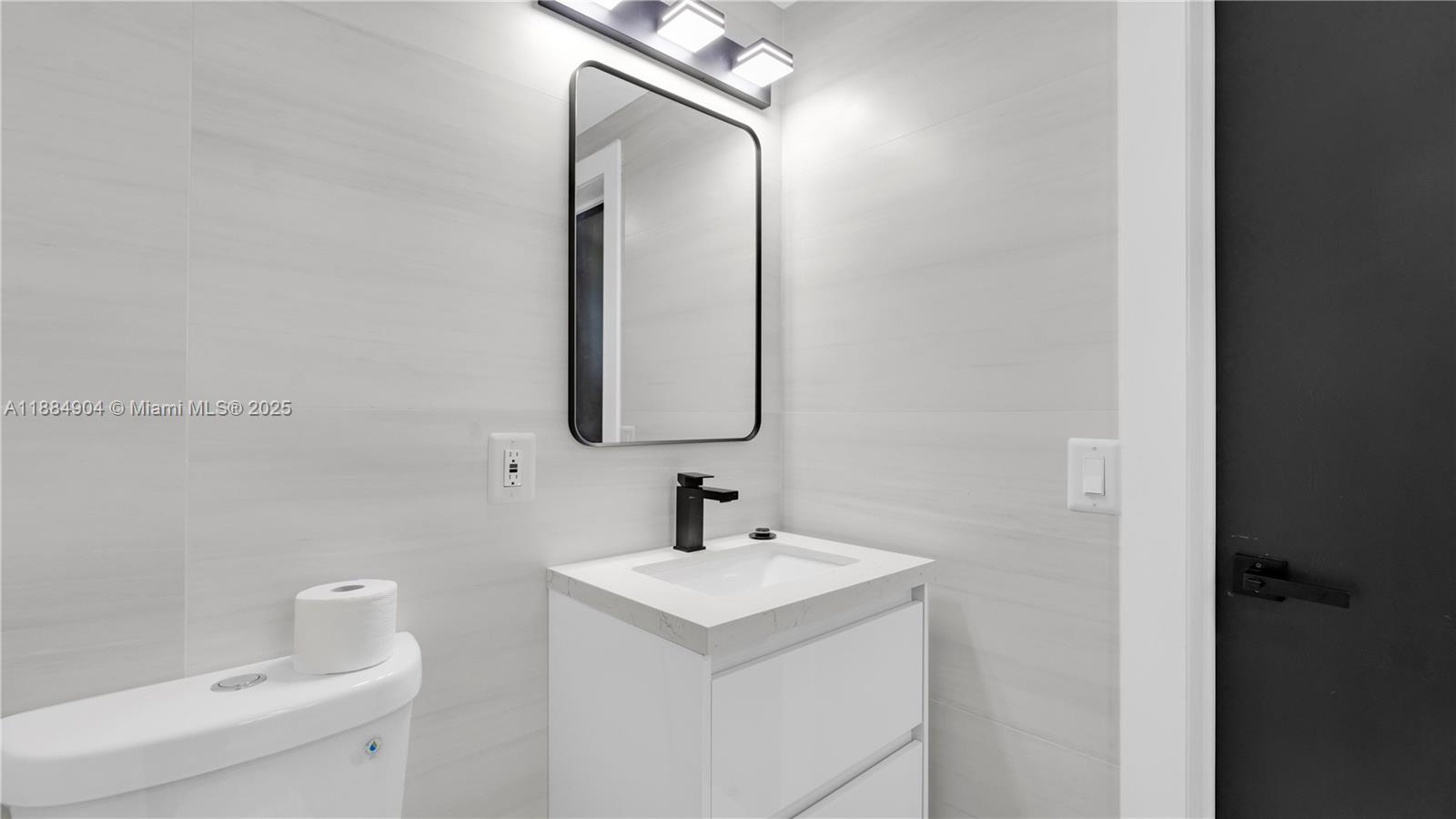 LAUDERDALE ISLES NO 2 - Residential Lease