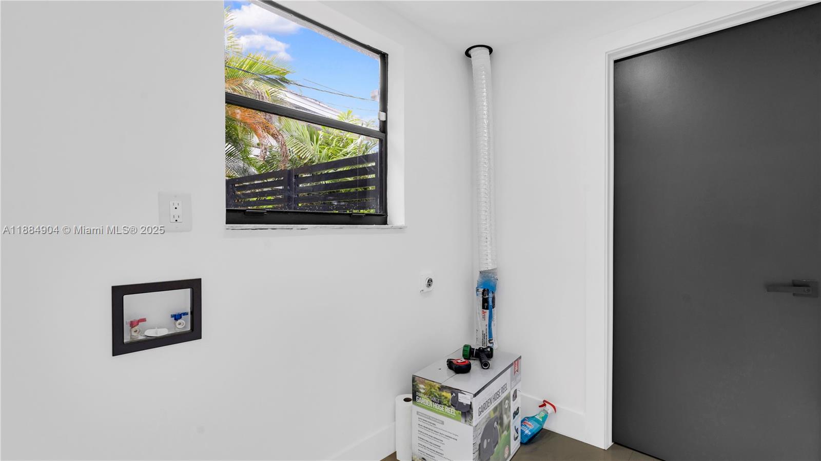 LAUDERDALE ISLES NO 2 - Residential Lease