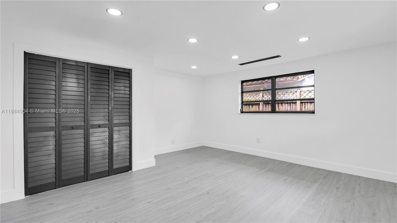 LAUDERDALE ISLES NO 2 - Residential Lease