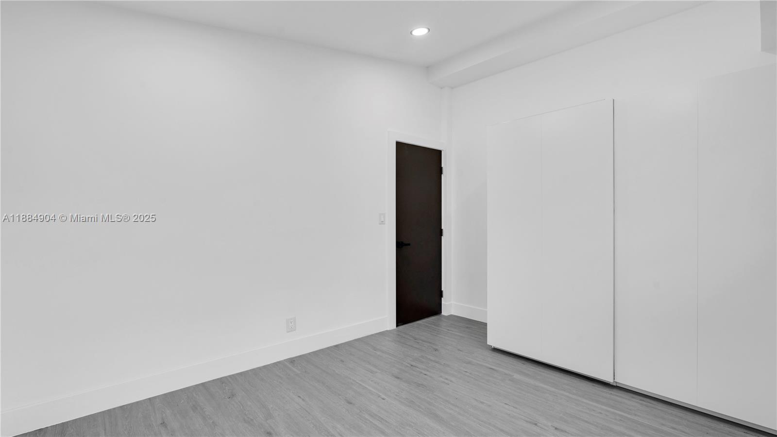 LAUDERDALE ISLES NO 2 - Residential Lease