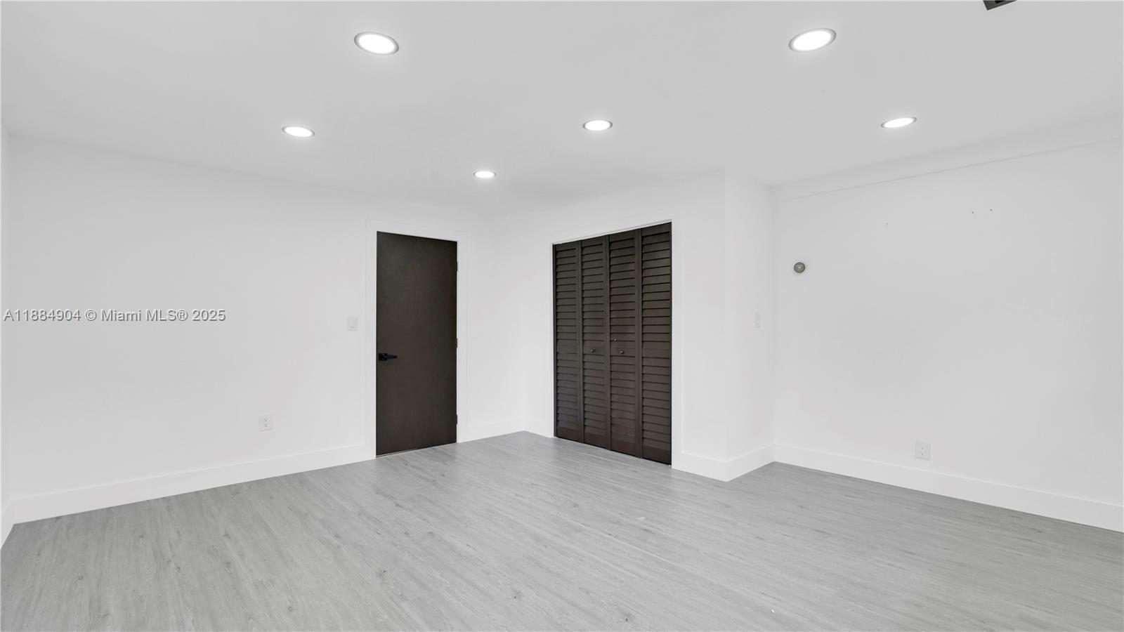 LAUDERDALE ISLES NO 2 - Residential Lease