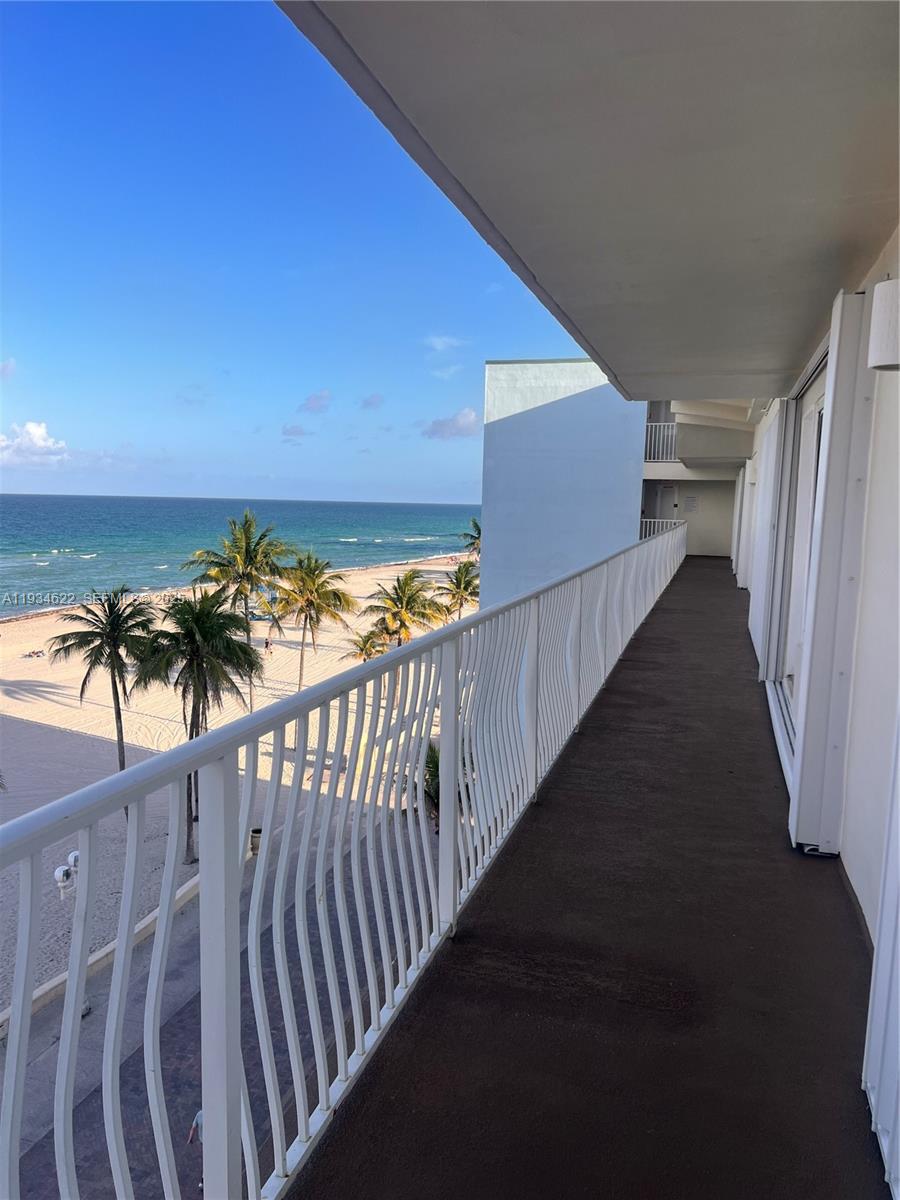 MAINSAIL CONDOMINIUM - Residential