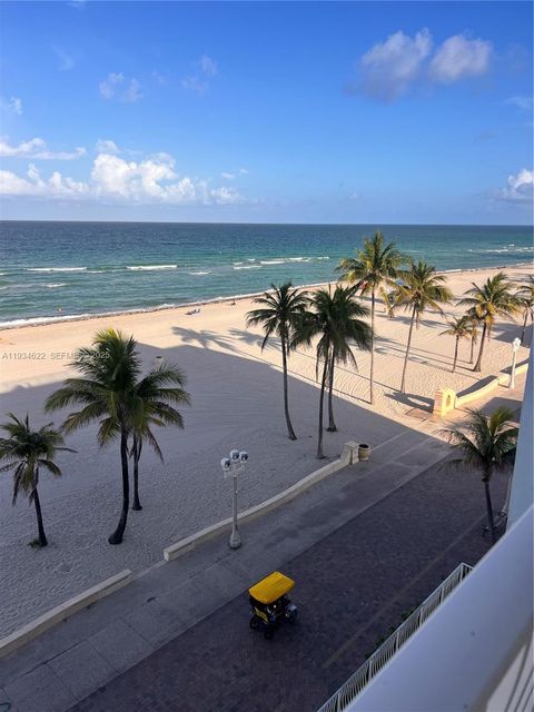 Photo of 300 Oregon St #506, Hollywood, FL 33019 (MLS # A11934622)