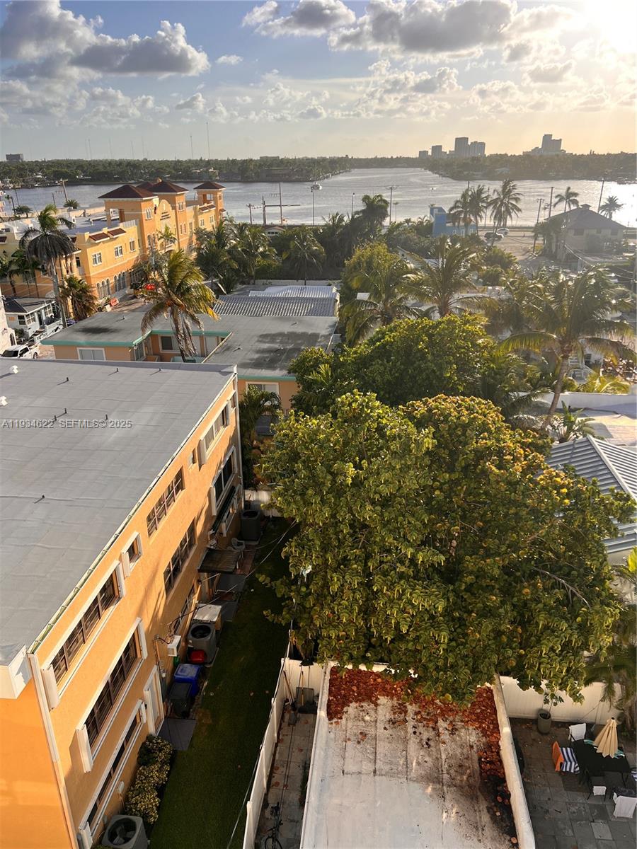 MAINSAIL CONDOMINIUM - Residential