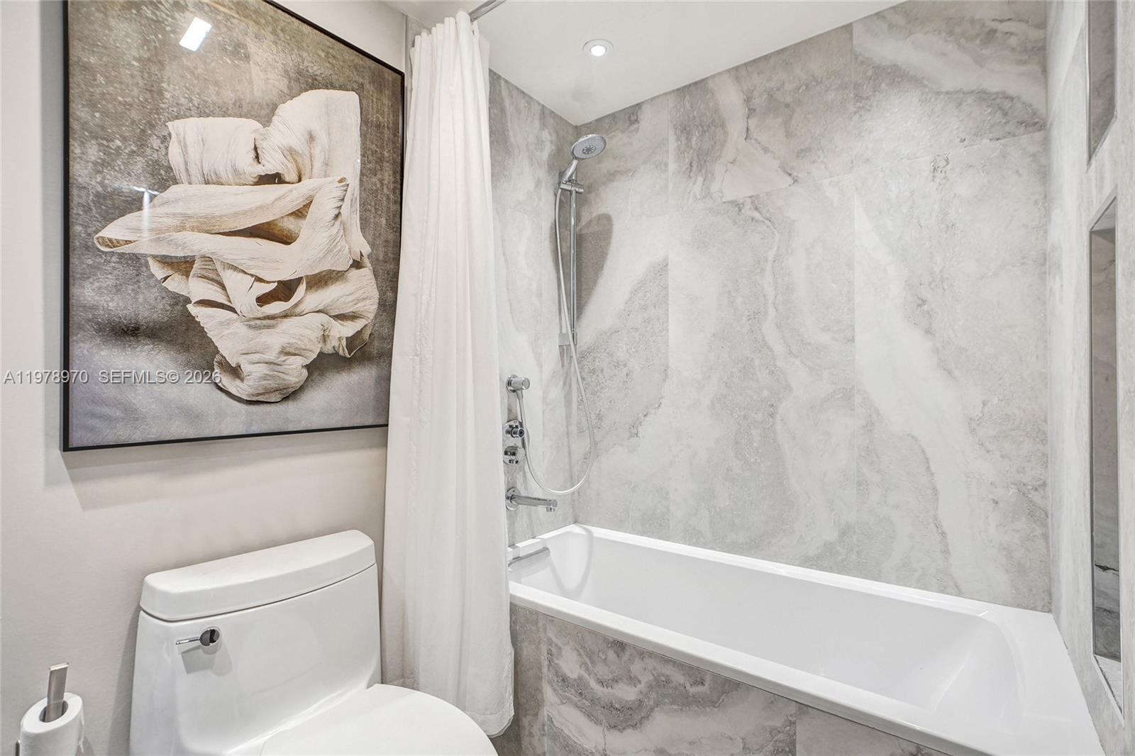 ARLEN HOUSE CONDO - Residential