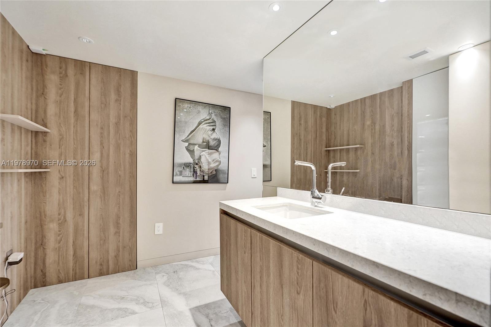 ARLEN HOUSE CONDO - Residential