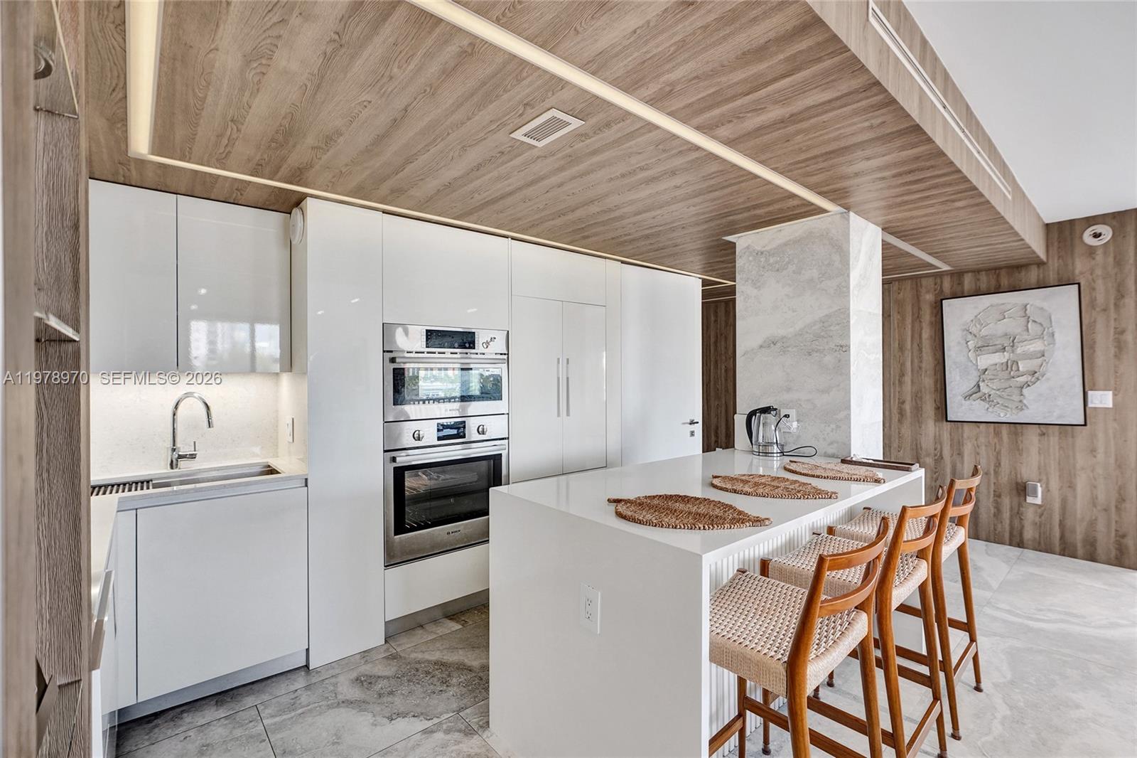 ARLEN HOUSE CONDO - Residential