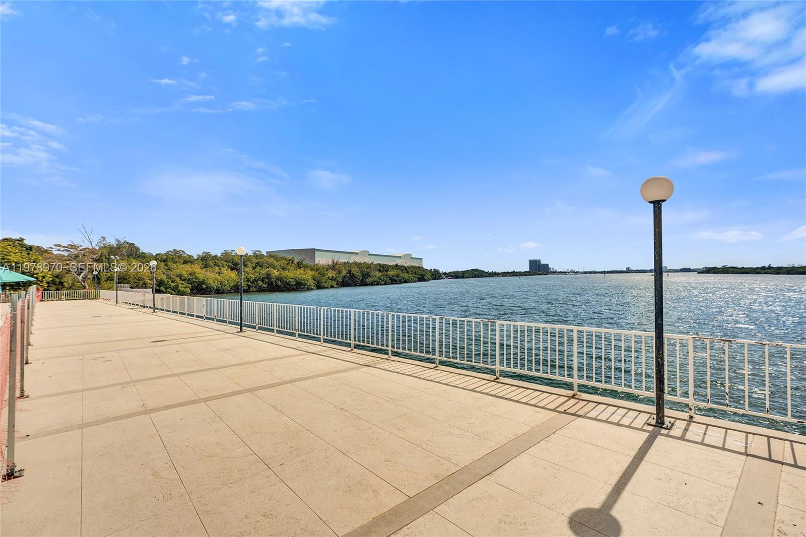 ARLEN HOUSE CONDO - Residential