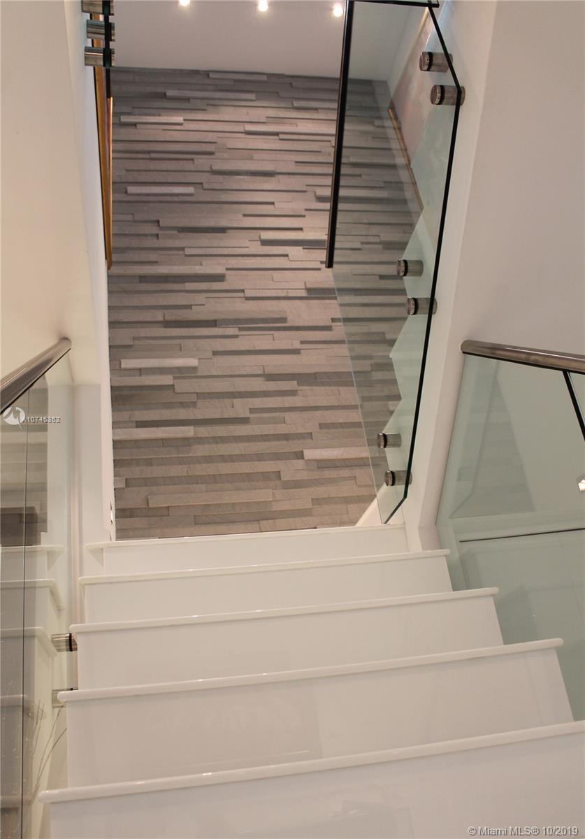 900 BISCAYNE BAY CONDO - Residential Lease