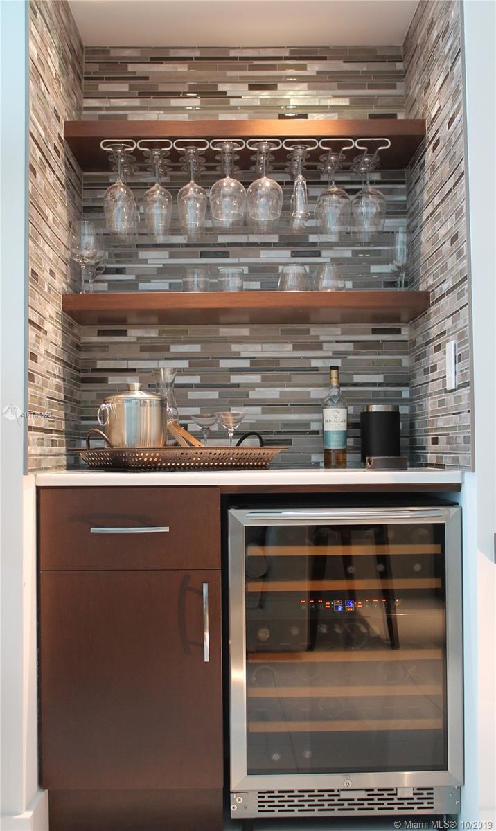 900 BISCAYNE BAY CONDO - Residential Lease