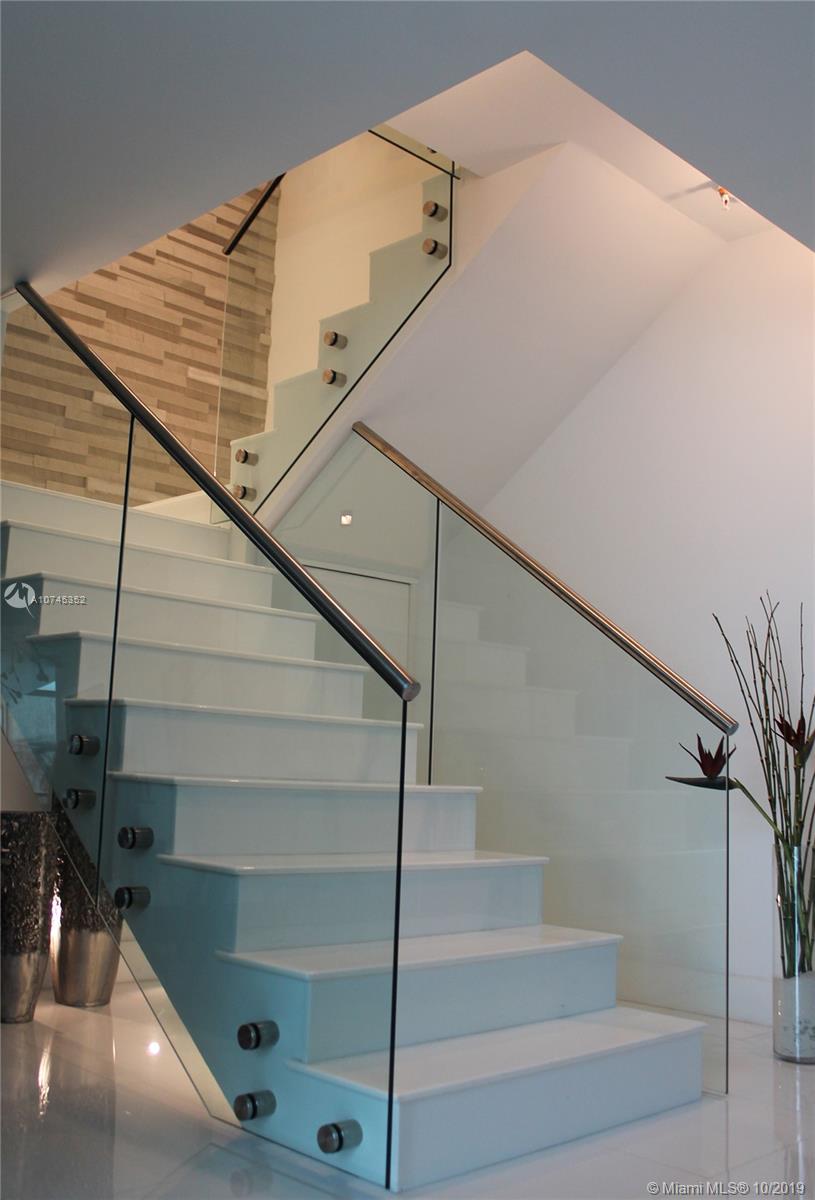 900 BISCAYNE BAY CONDO - Residential Lease