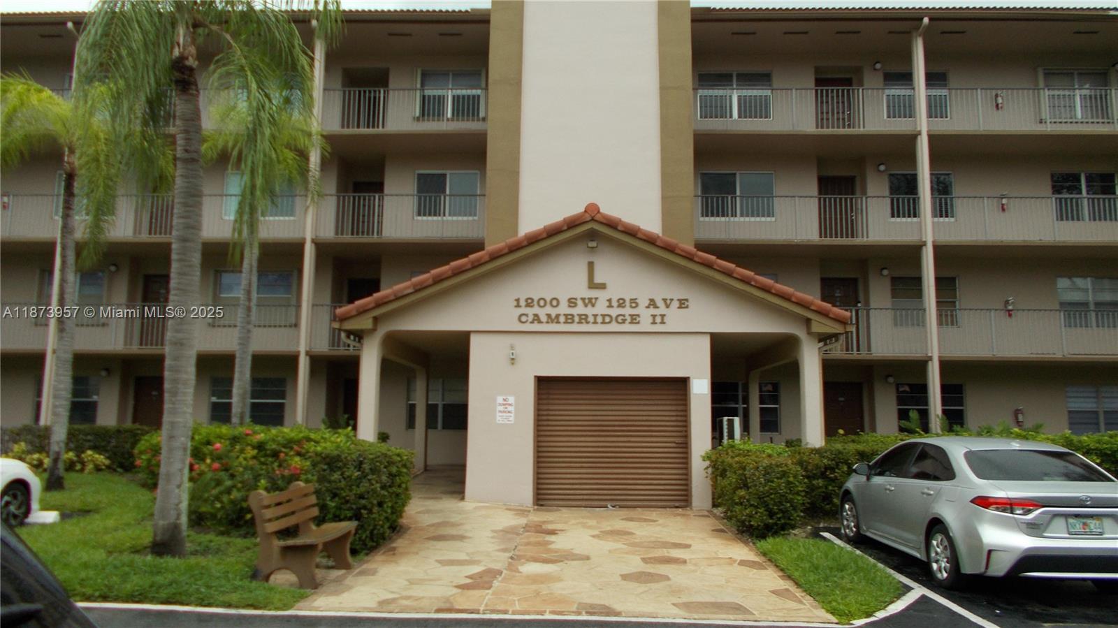 AMAZING COMMUNITY FOR OLDER PERSON 55+,CURTESY BUS TRANSPORTATION ,CLUBHOUSE.THEATER,
GYM RESTAURANT(OASIS ON THE GREEN)BY GOLF COURSE,SECURITY 24/7 AND NURSES 24/7 AND LOTS OF AMMENITIES TO ENJOY!!!!!!!!!!!!!!!!!!!!!!!!!!!!!!!!!!!
RESTRICTIONS:
ONE PERSON MUST BE 55 OR OLDER AND NO ONE UNDER 18
CREDIT SCORE 650
