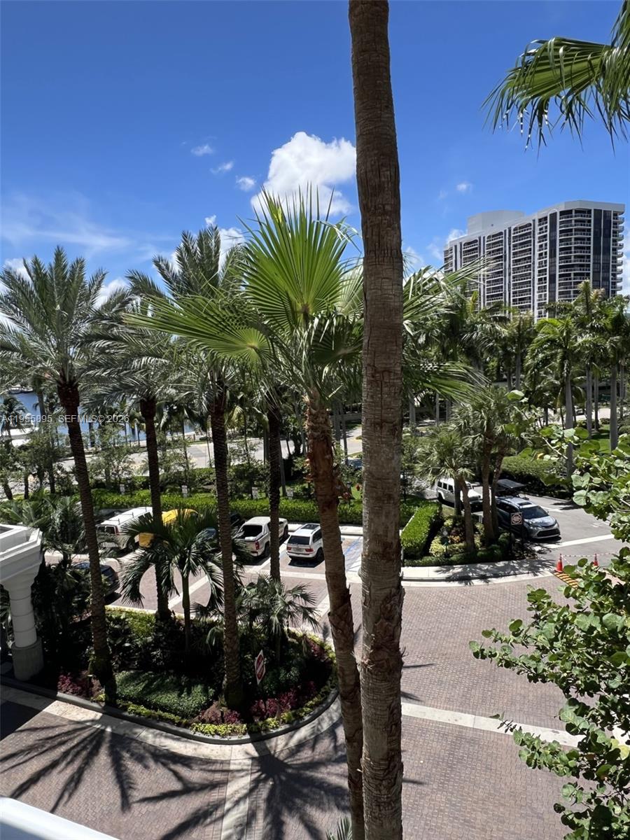 NORTH TOWER AT THE POINT - Residential