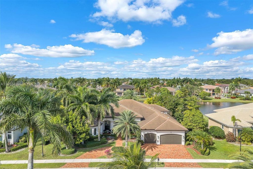 Photo of 14931 SW 38th St, Davie, FL 33331 (MLS # A11958780)