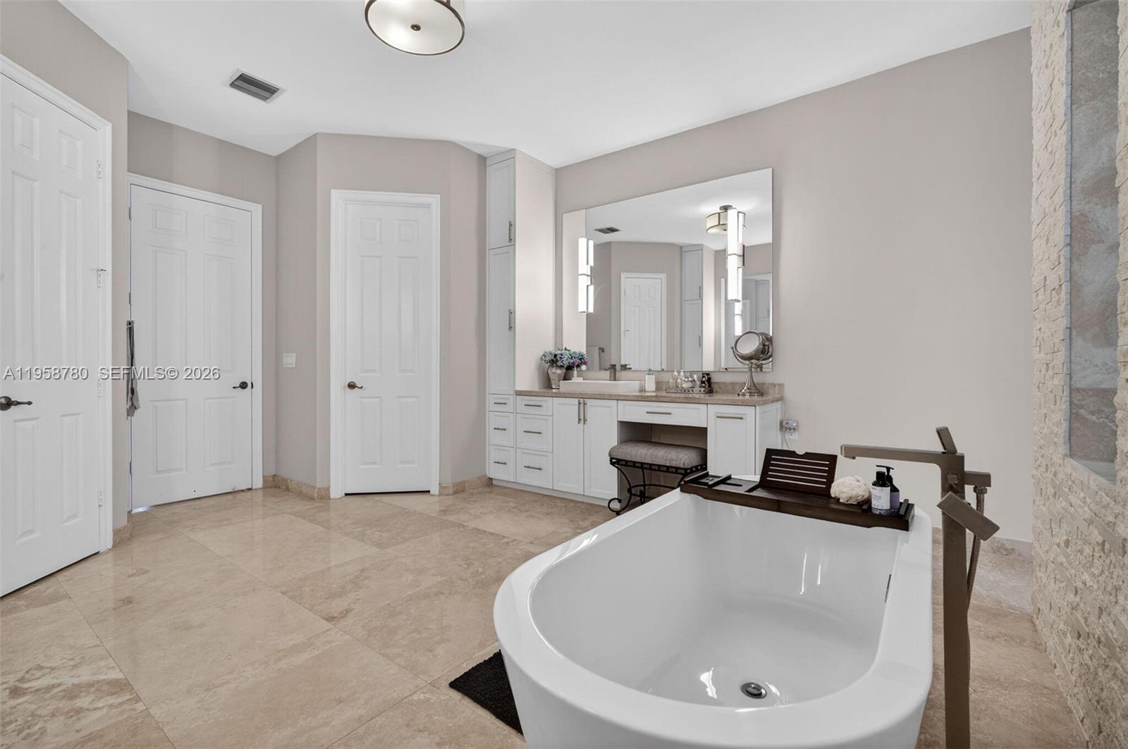 RIVERSTONE - Residential