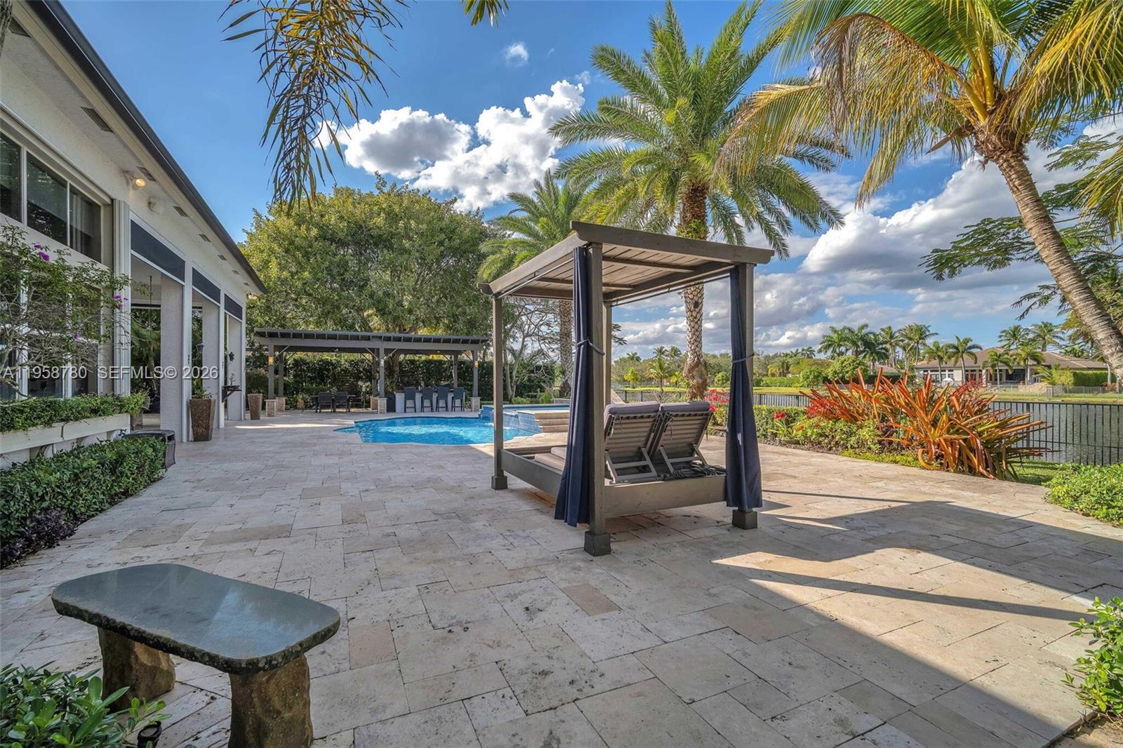 RIVERSTONE - Residential