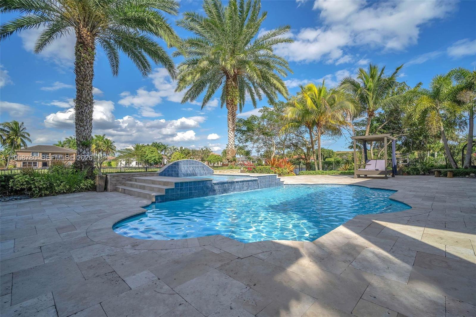 RIVERSTONE - Residential