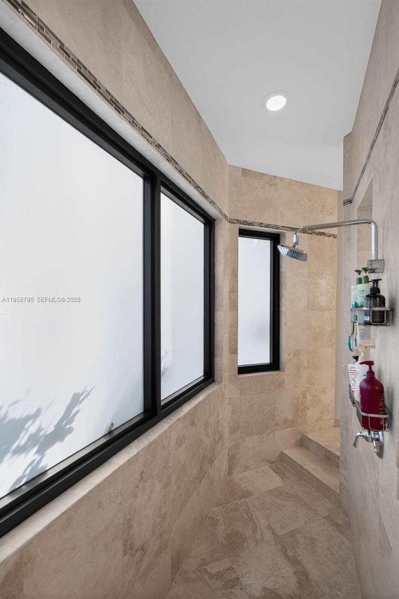 RIVERSTONE - Residential