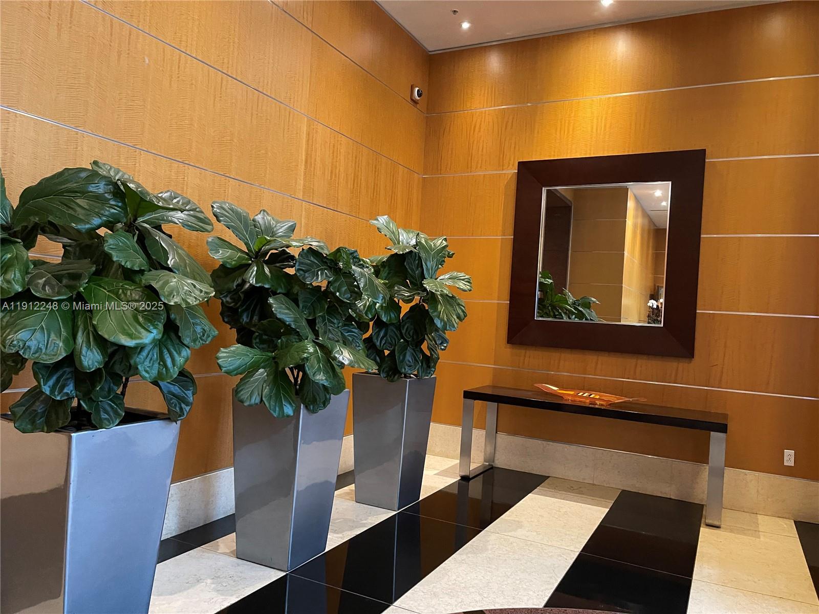 VIZCAYNE NORTH CONDO - Residential Lease