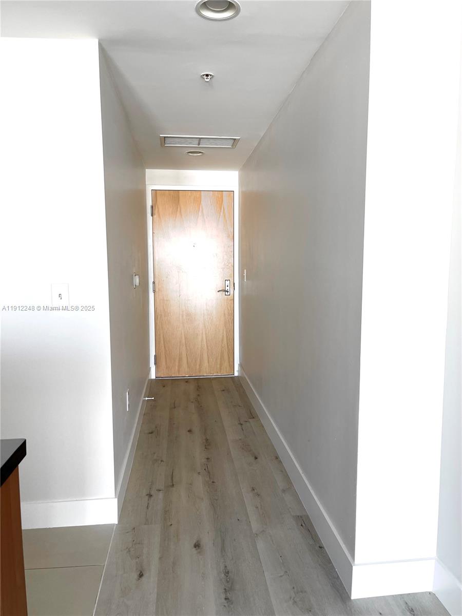 VIZCAYNE NORTH CONDO - Residential Lease