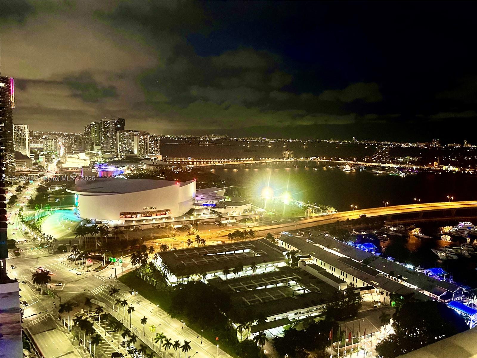 VIZCAYNE NORTH CONDO - Residential Lease