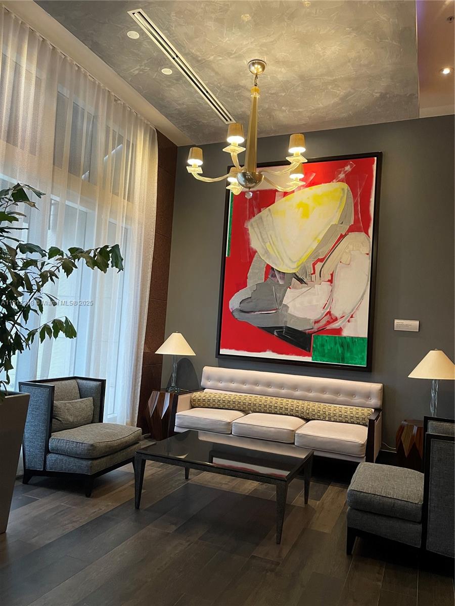 VIZCAYNE NORTH CONDO - Residential Lease