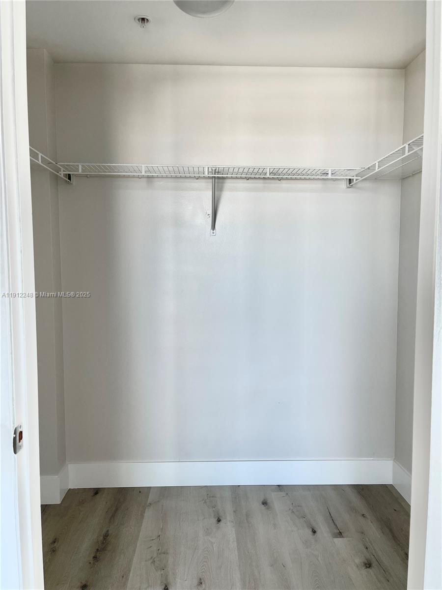 VIZCAYNE NORTH CONDO - Residential Lease