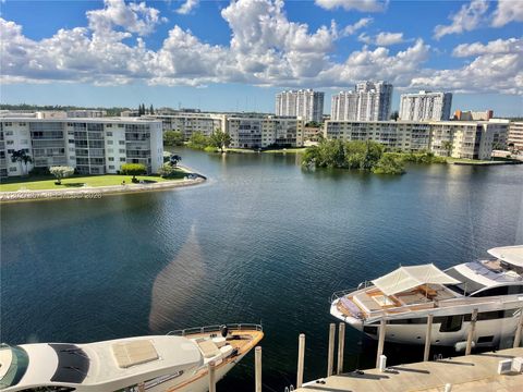 Tiny photo for 1000 ISLAND Blvd #710, Aventura, FL 33160 (MLS # A12027357)