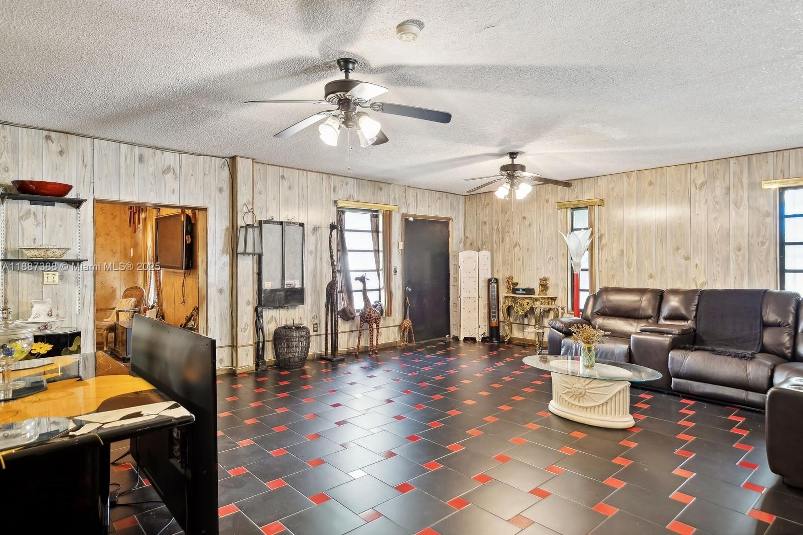 7TH AVENUE HIGHLANDS - Residential