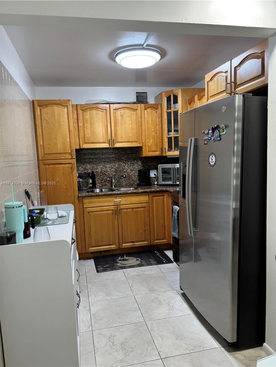 NEW HAMPTON AT CENTURY VI - Residential Lease