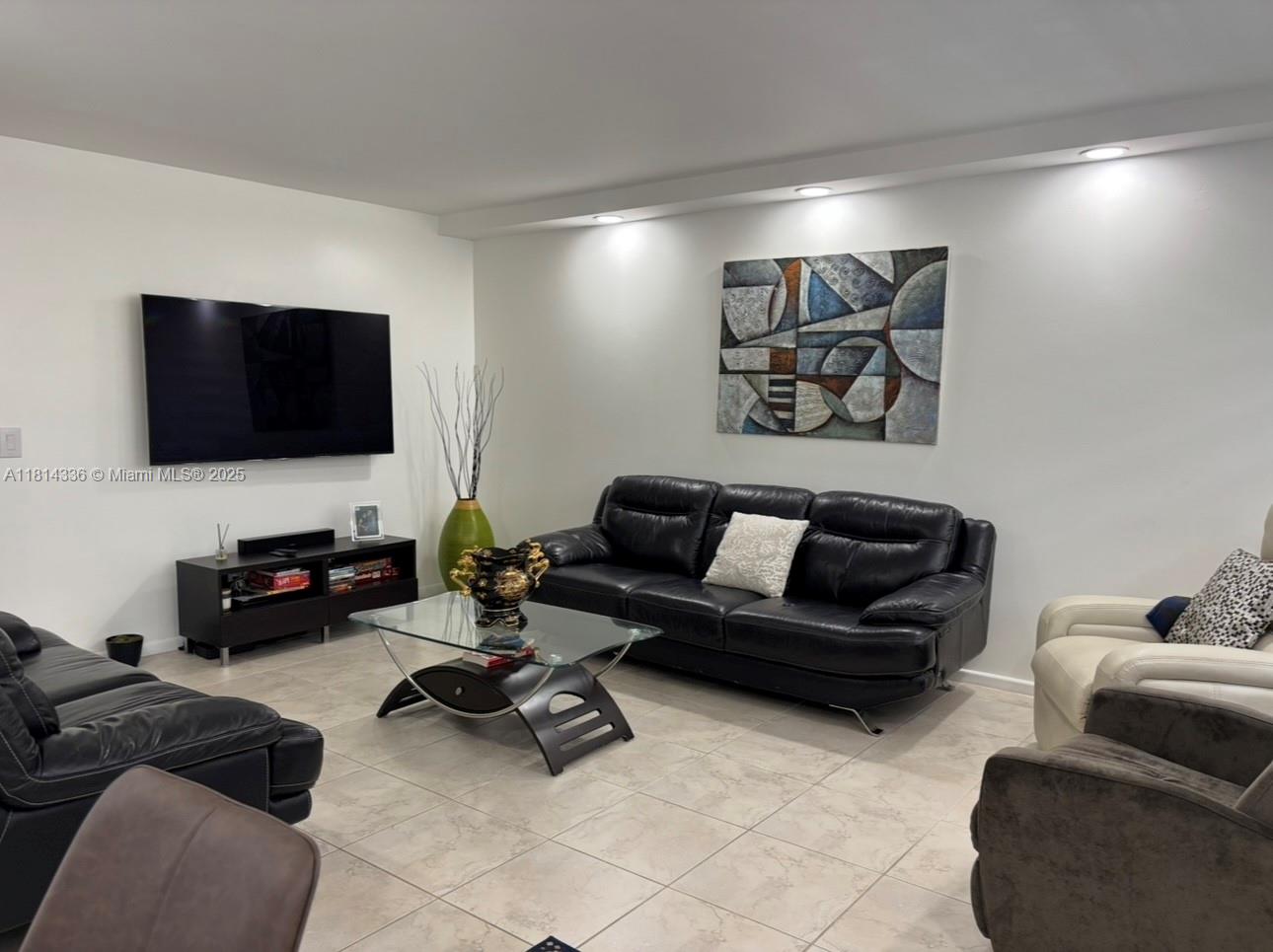 NEW HAMPTON AT CENTURY VI - Residential Lease