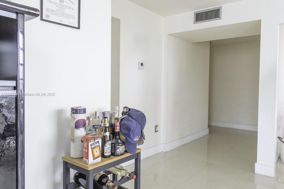 COMMODORE PLAZA CONDO - Residential