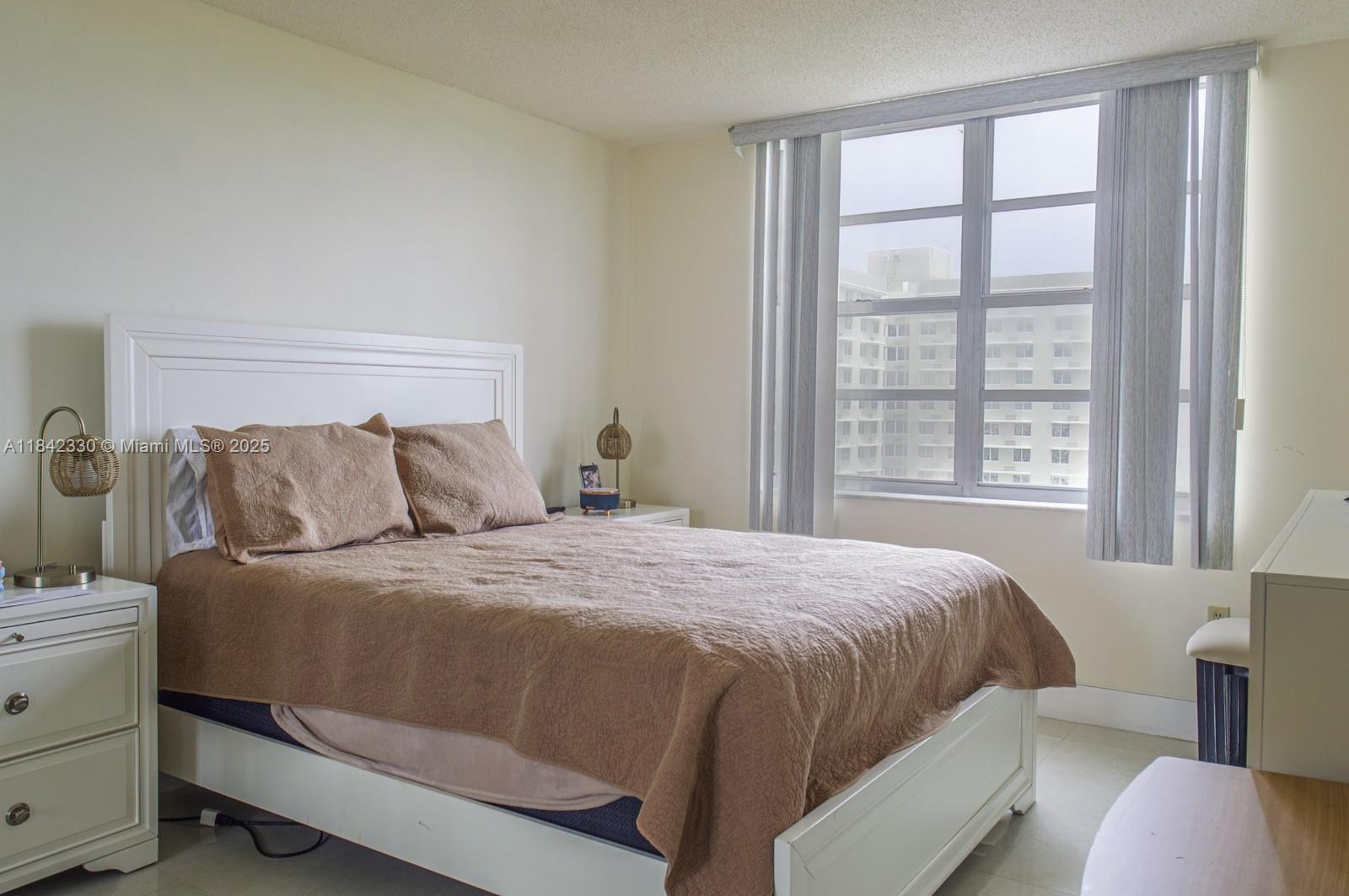 COMMODORE PLAZA CONDO - Residential