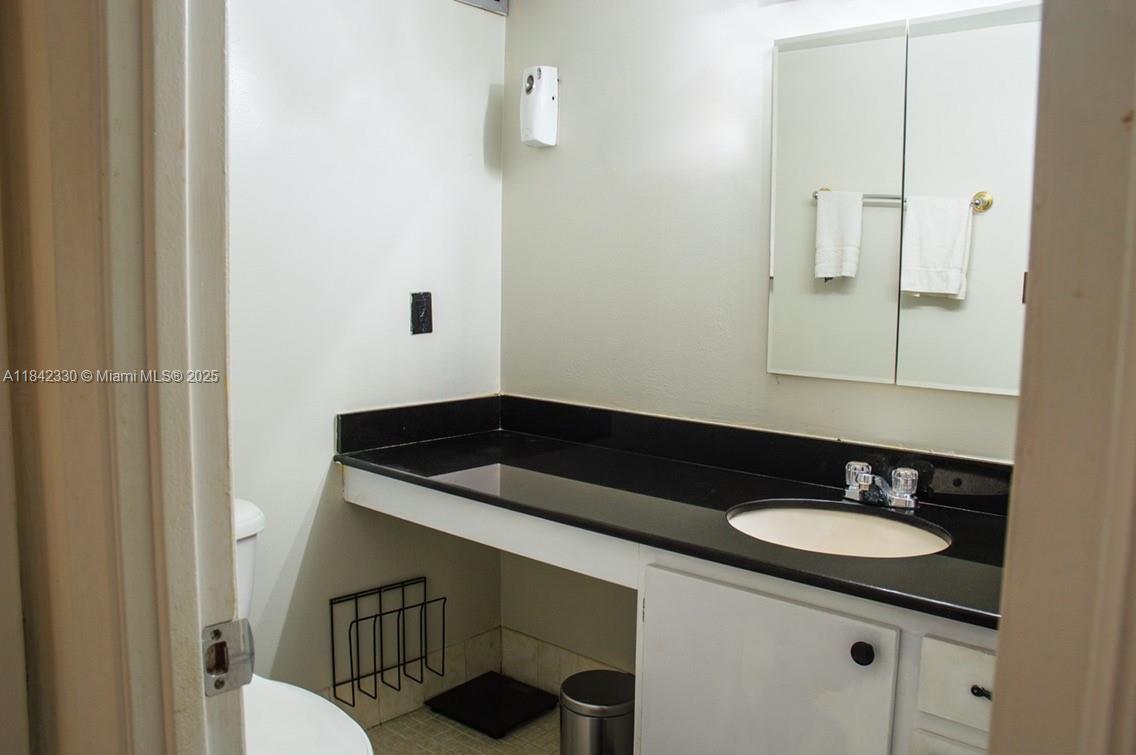 COMMODORE PLAZA CONDO - Residential