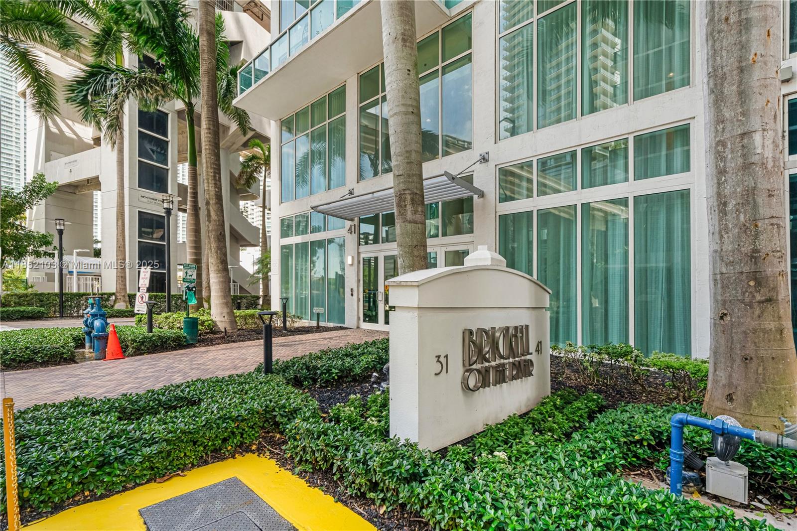 Stunning Furnished two-story loft with an abundance of natural light entering from the floor to ceiling windows. Enjoy panoramic views of the Miami Skyline, Biscayne Bay & Miami River from your 3 balconies. This remarkable unit offers 2 bed/2 bath, ss appliances, stylish kitchen & island, vaulted ceilings, huge walk-in closet, storage, W/D. The lower level boasts a cozy second bedroom & balcony. Enjoy the spectacular four floors of luxurious amenities such as a conference room, party room, billiards, ping-pong, gym, yoga room, cardio room, spa, two swimming pools, BBQ area, 24-hour front desk concierge, Pet friendly. Available for 181 days lease of 1 year lease. This is an absolute must-see property! Close to Brickell City Center, excellent restaurants, beaches, entertainment and more!!