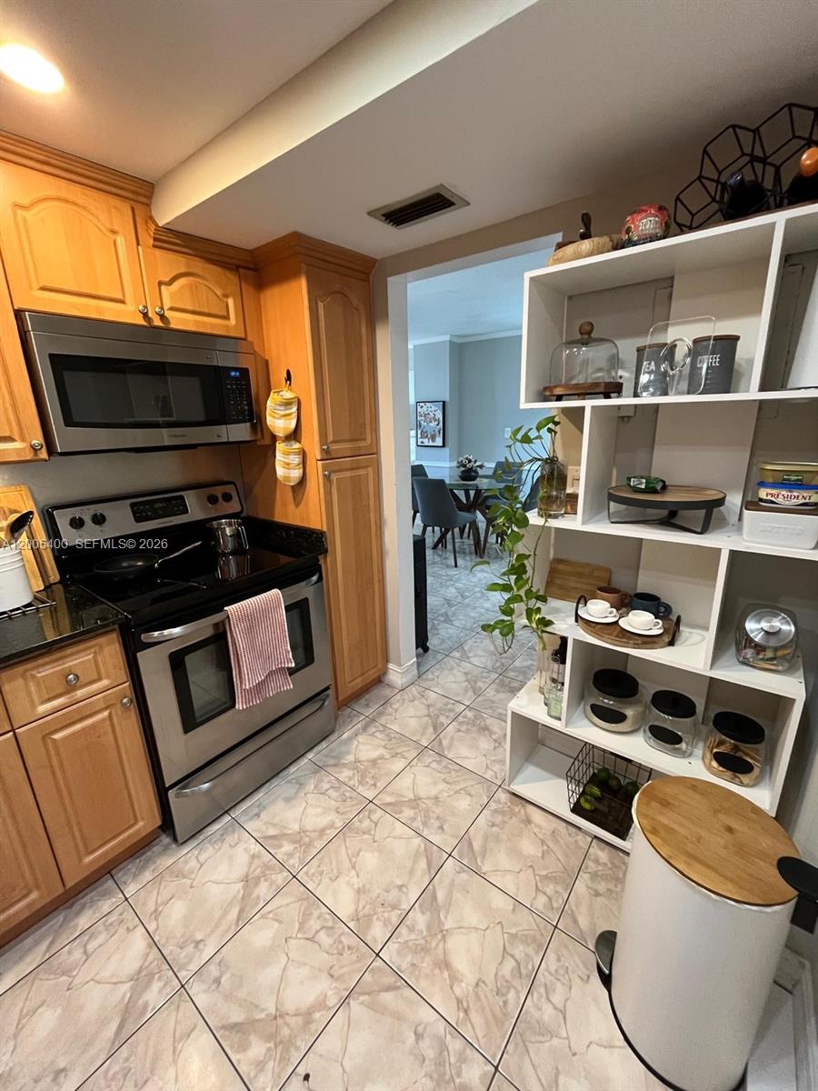 ENSENADA CONDO BLDG E-II - Residential Lease