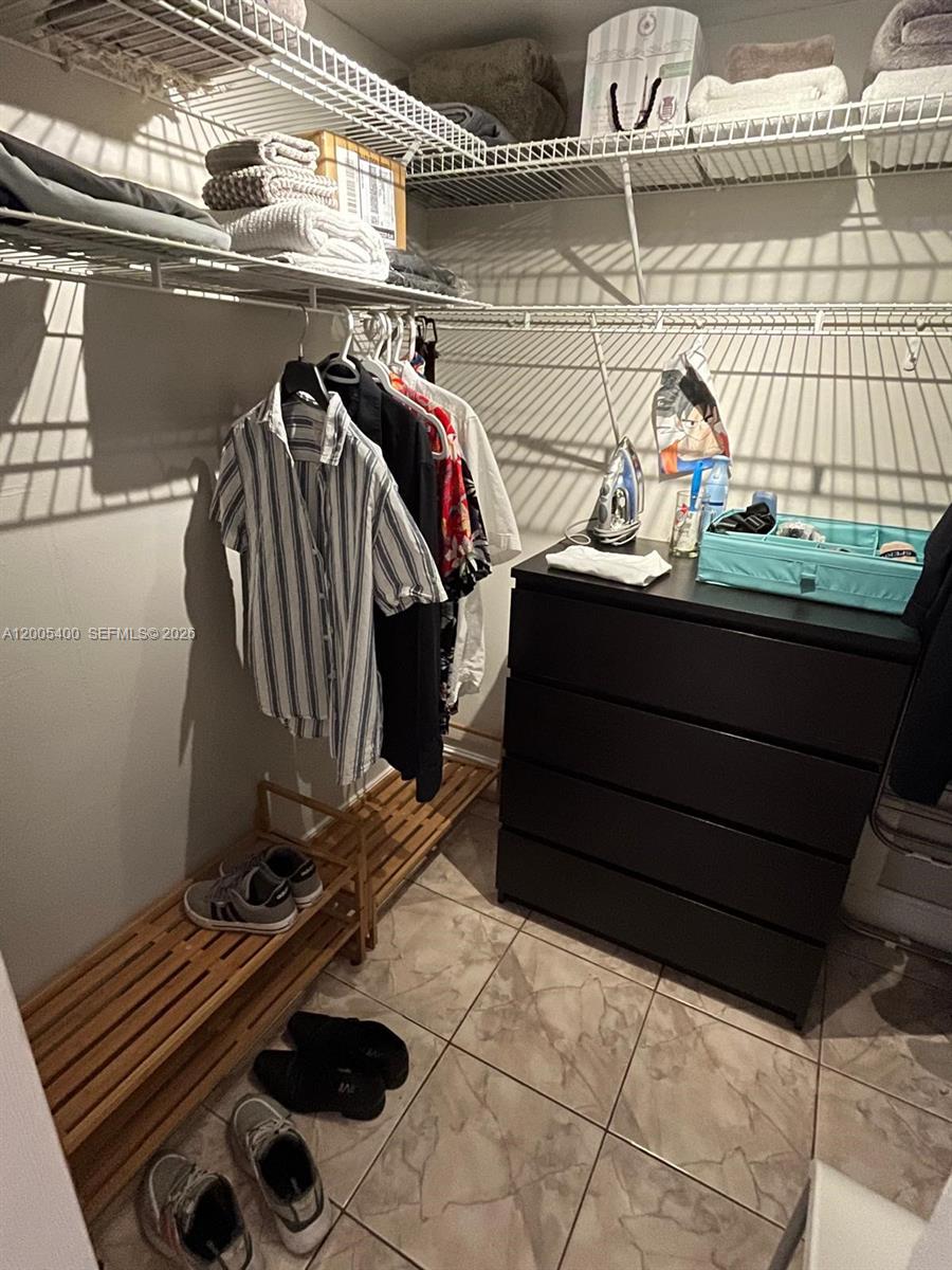 ENSENADA CONDO BLDG E-II - Residential Lease