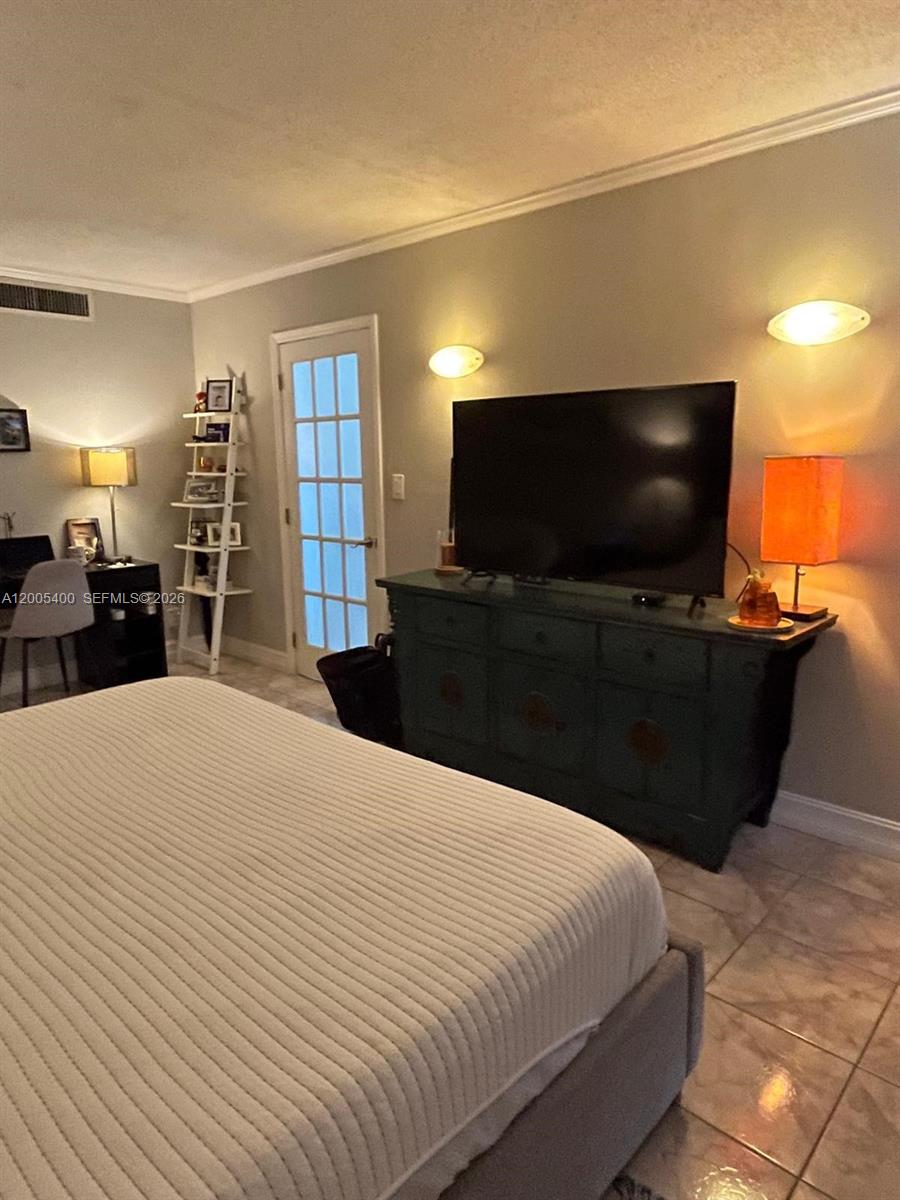 ENSENADA CONDO BLDG E-II - Residential Lease