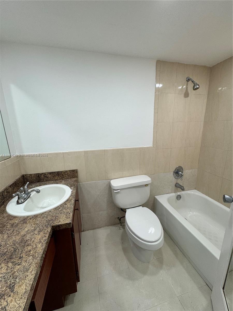 EDGEWOOD GREENS CONDO - Residential Lease