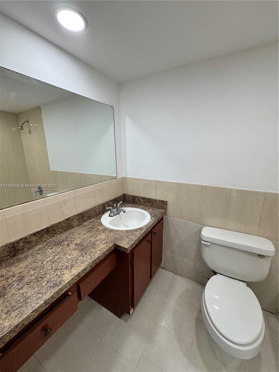 EDGEWOOD GREENS CONDO - Residential Lease